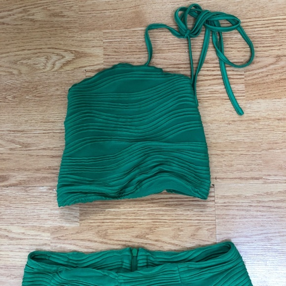 Shein mini skirt and matching halter top, new without tags, size small - Picture 8 of 9